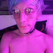 XxEmiBoyxX