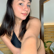 Hannah_brunettee