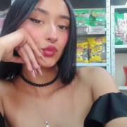 MIA_THOMPSON_B