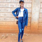 Queen_curvy
